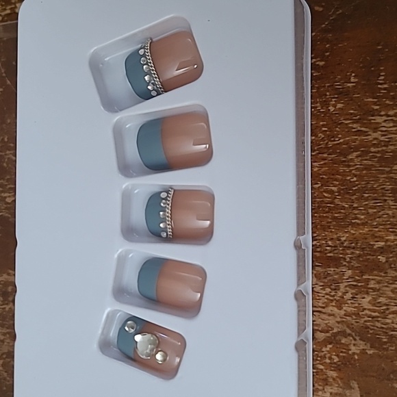 French Tip Rhinestone Press On Nails - Picture 15 of 17